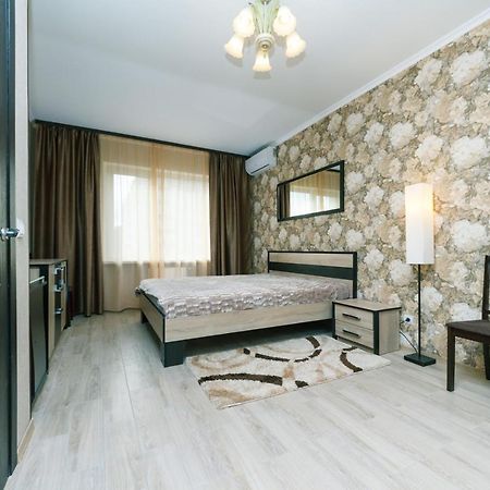 Poznyaky Apartments Patriotika Kyiv Exterior photo