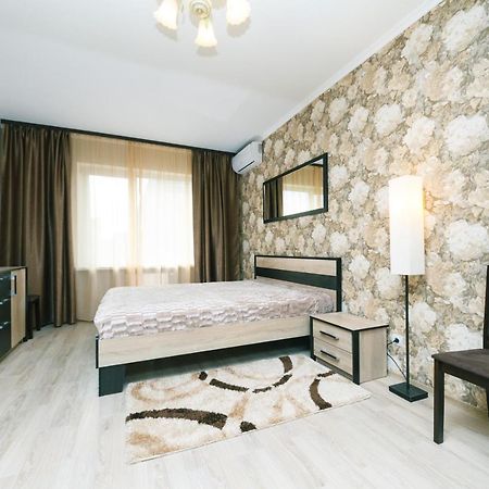 Poznyaky Apartments Patriotika Kyiv Exterior photo